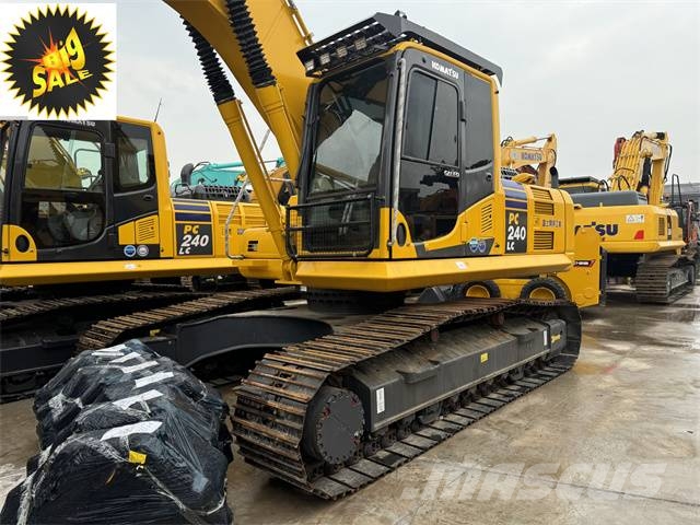 Komatsu PC 240 LC حفارات زحافة