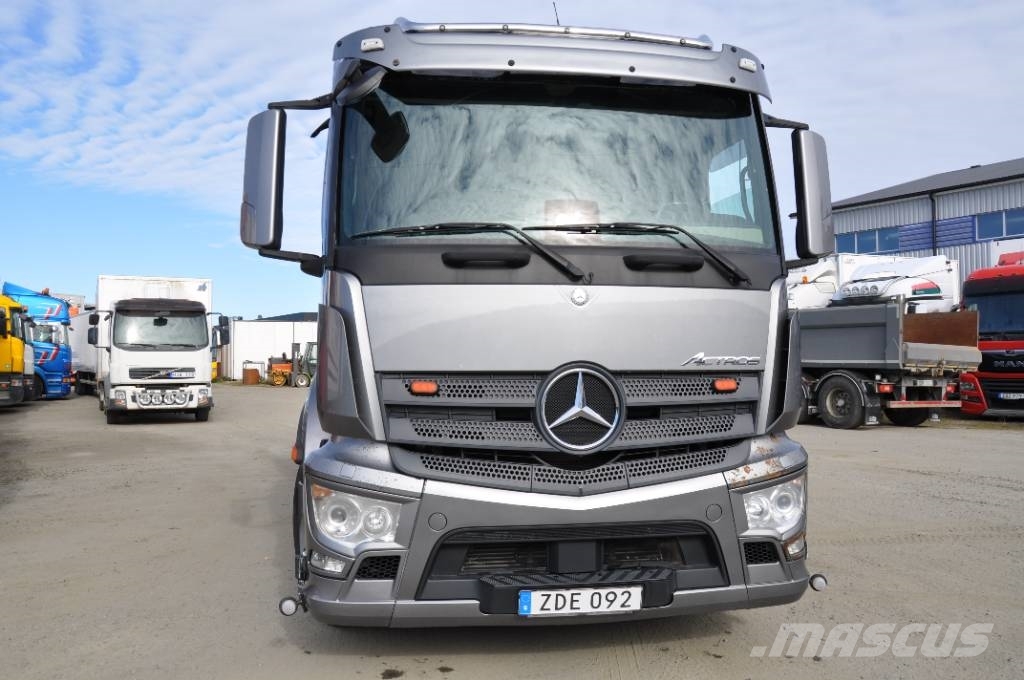 Mercedes-Benz 2535 Sopbilar