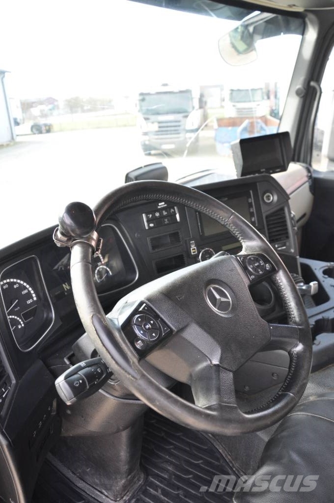 Mercedes-Benz 2535 Sopbilar