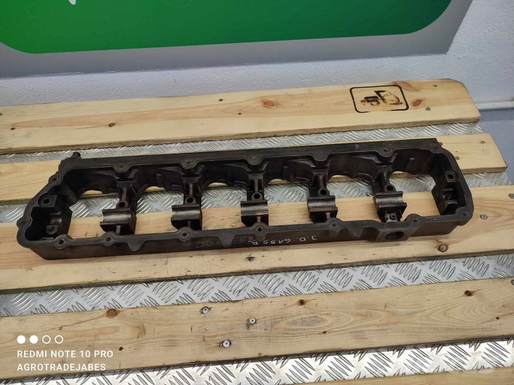 John Deere 6155R (R538936) valve cover Motorok