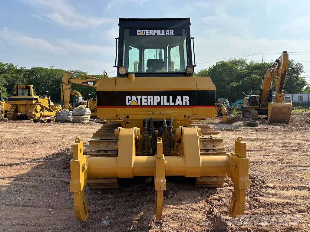 CAT D6G Kāpurķēžu buldozeri