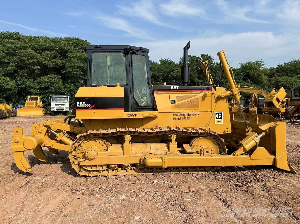 CAT D6G Kāpurķēžu buldozeri