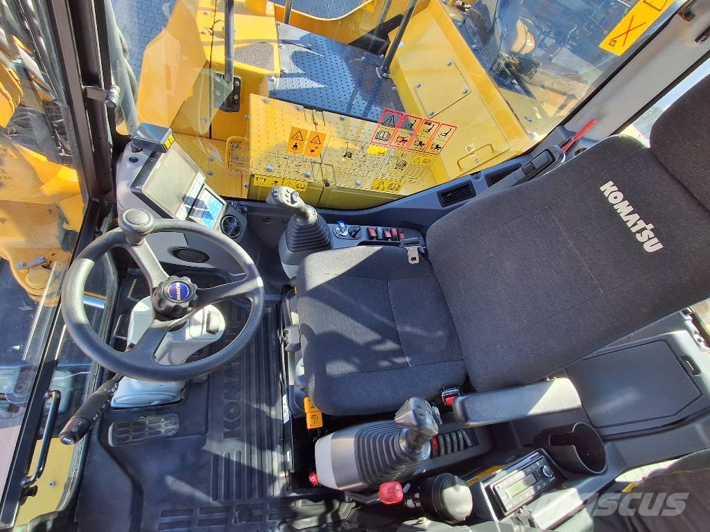 Komatsu PW 138 MR-11 Bagri na kolesih