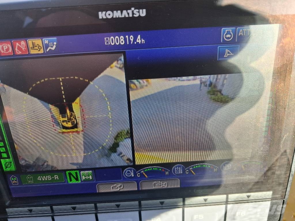 Komatsu PW 138 MR-11 Bagri na kolesih