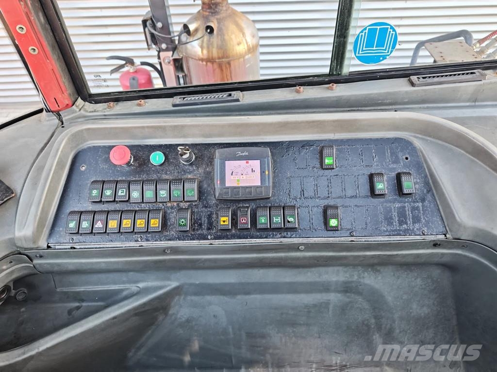 Kalmar TRL 618 i 4x4 20 Pieces! 터미널 트랙터