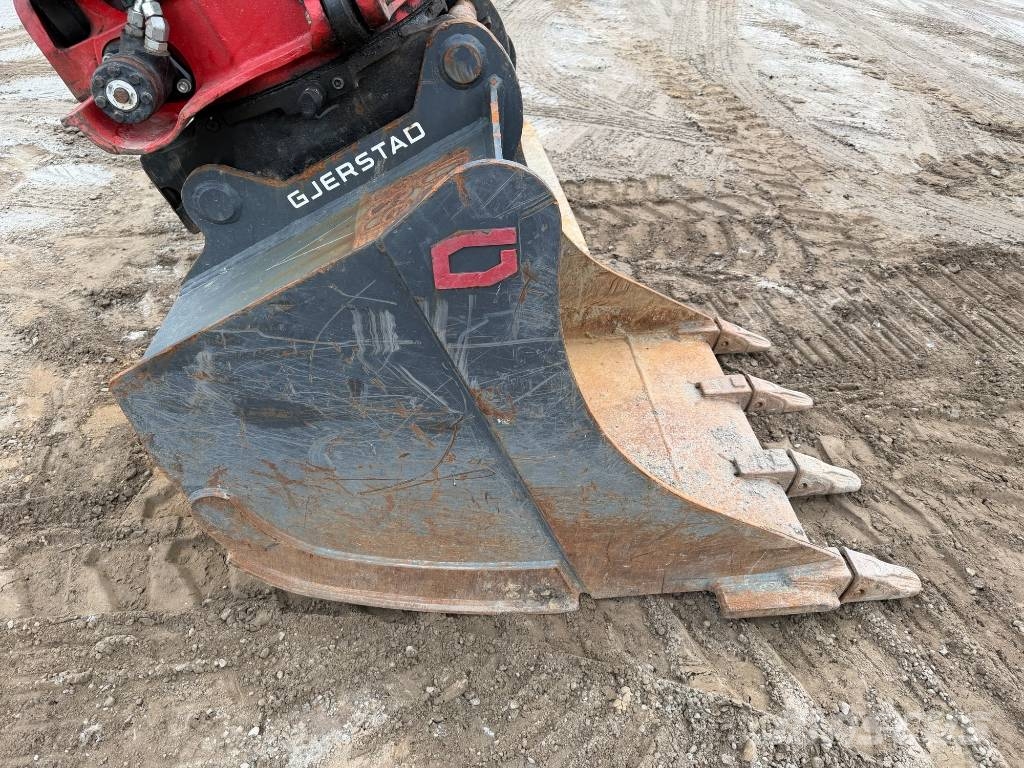 Takeuchi TB 2150 R Paletli ekskavatörler