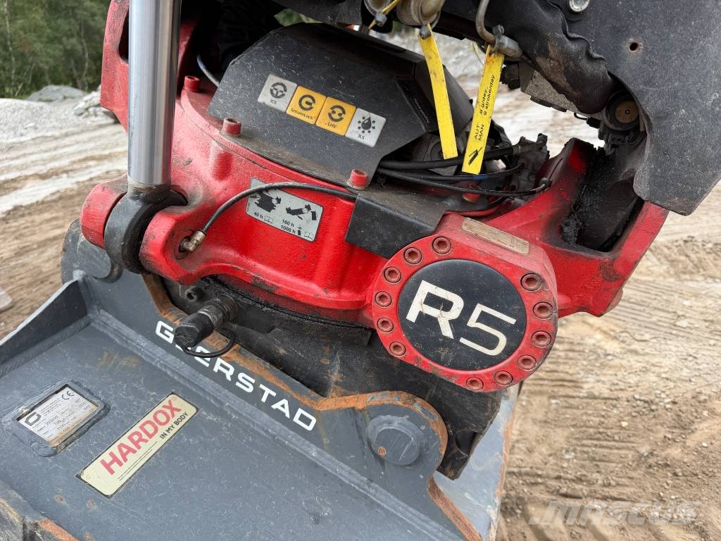 Takeuchi TB 2150 R Paletli ekskavatörler