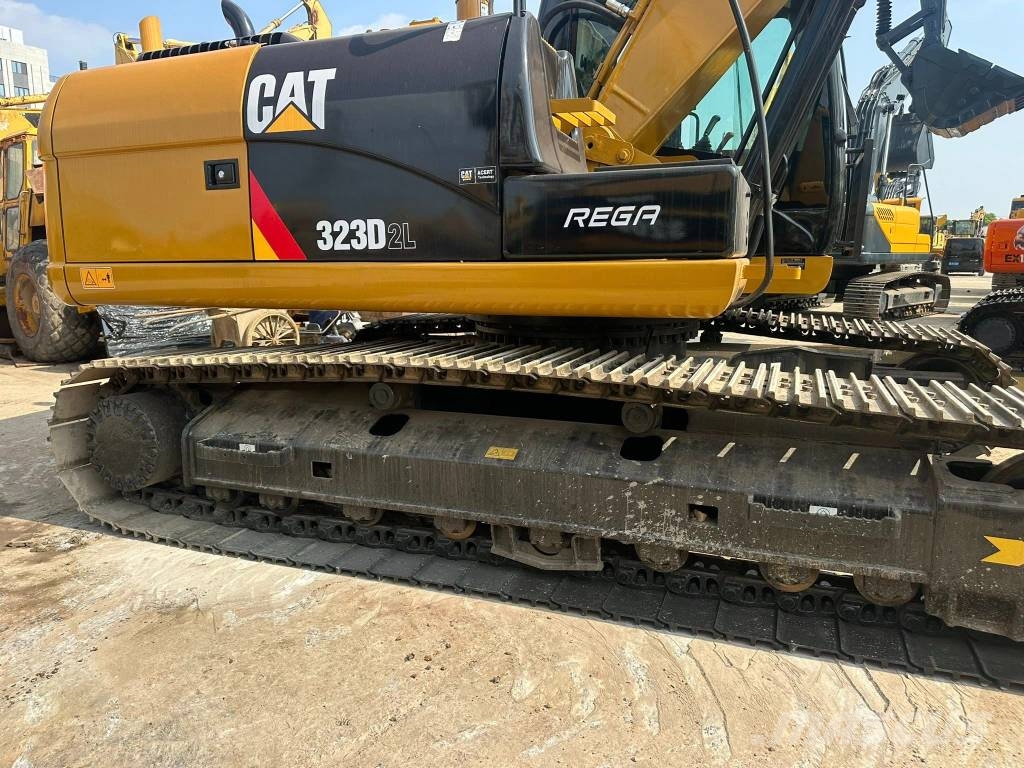 CAT 323GC 대형 굴삭기 29톤 이상