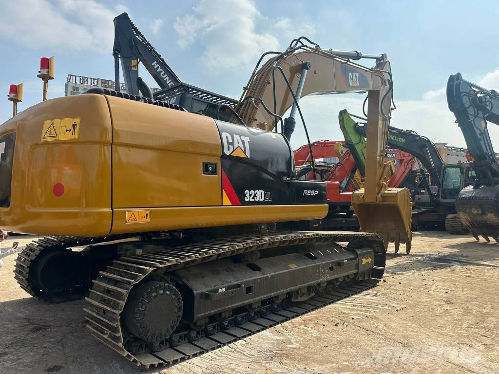 CAT 323GC 대형 굴삭기 29톤 이상