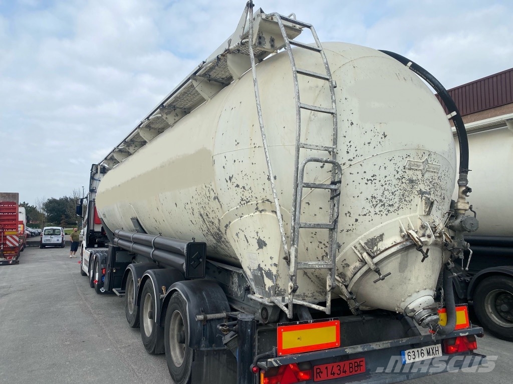 Spitzer SK2452CAL Tanktrailer
