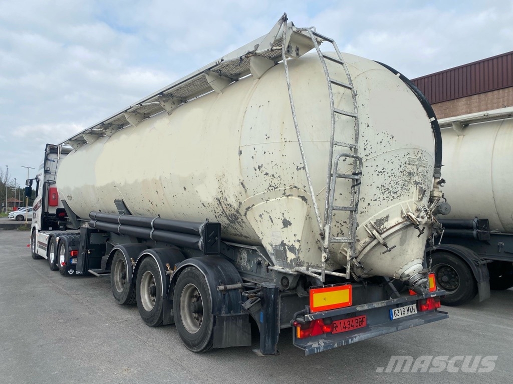 Spitzer SK2452CAL Tanktrailer