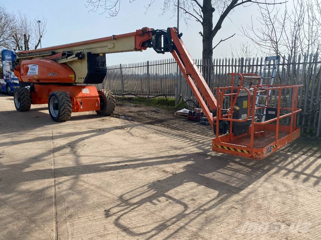 JLG 1250 AJP Knikarmhoogwerkers