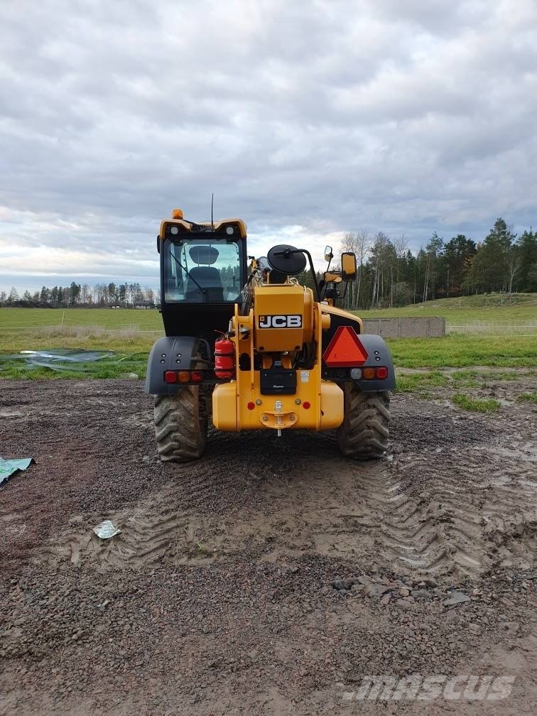 JCB 540-180 مناولات متداخلة
