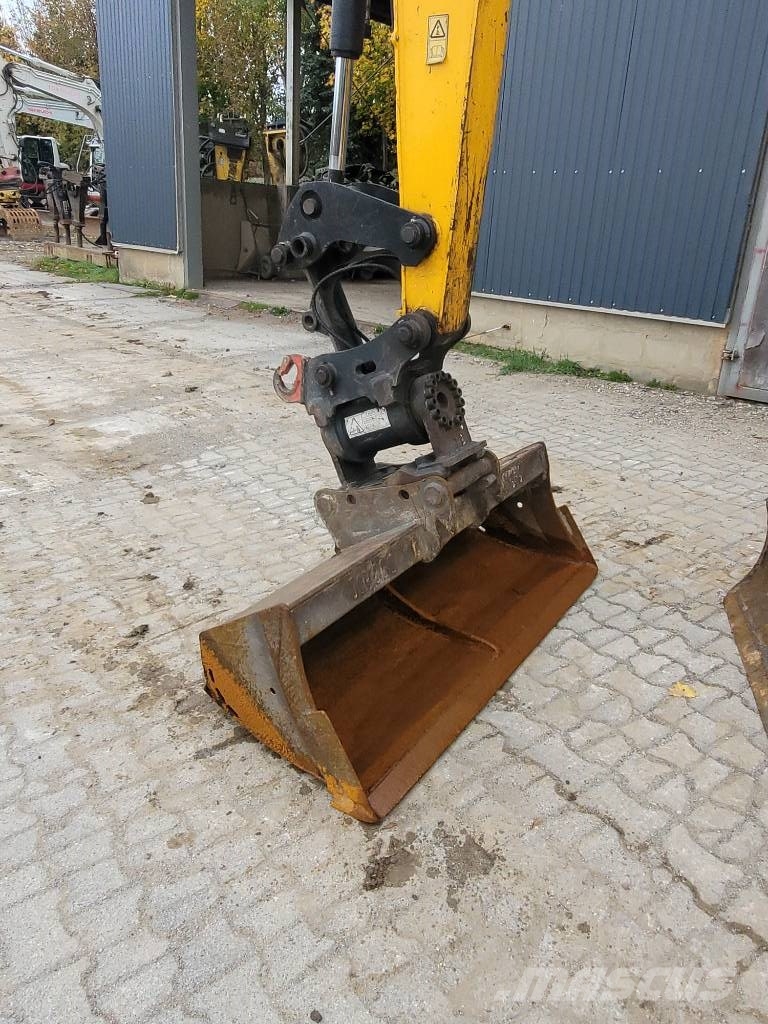 JCB 86 C-1 حفارات وسط 7 طن - 12 طن