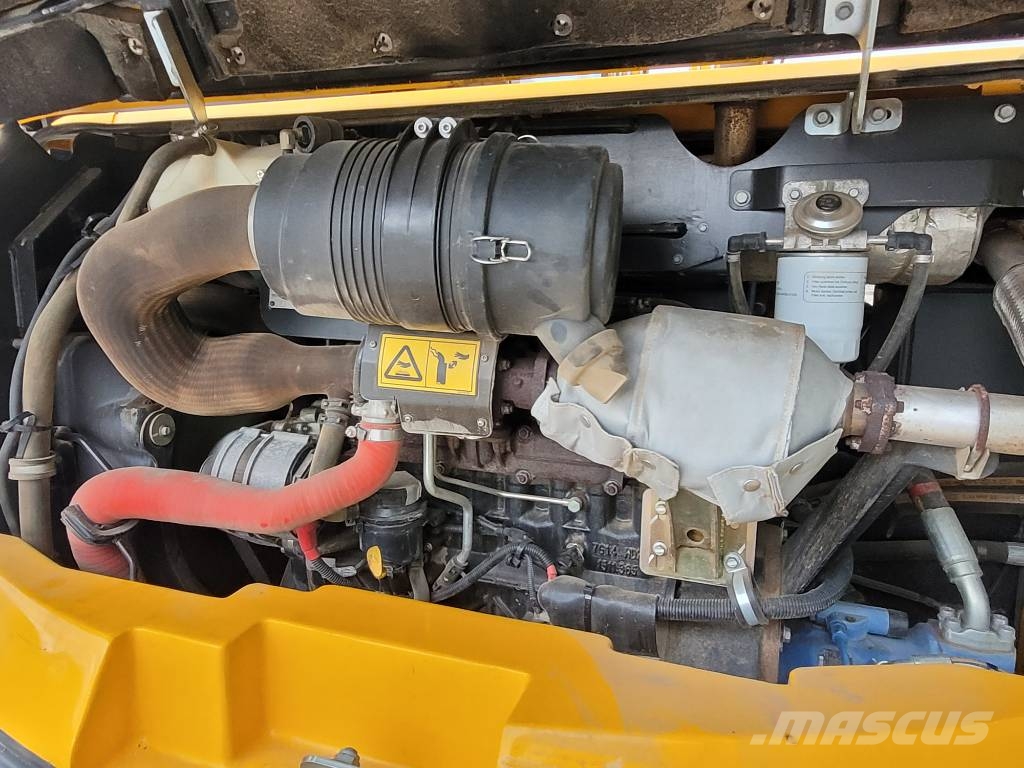 JCB 86 C-1 حفارات وسط 7 طن - 12 طن