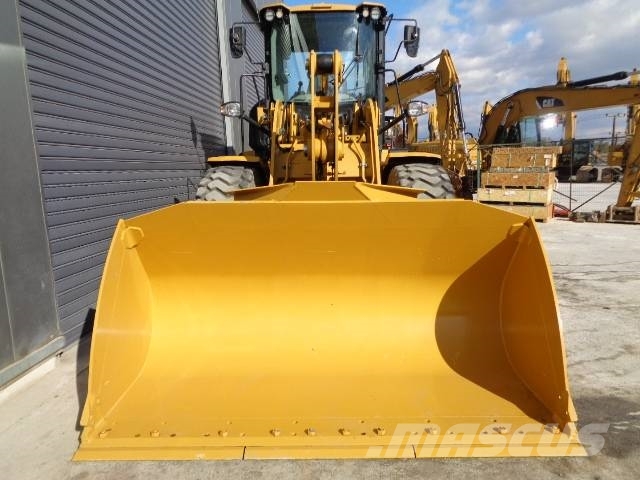 CAT 926M Колесни товарачи