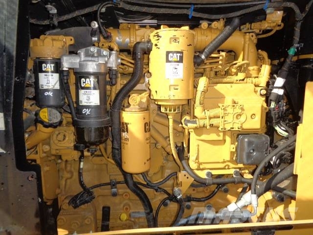 CAT 926M Колесни товарачи