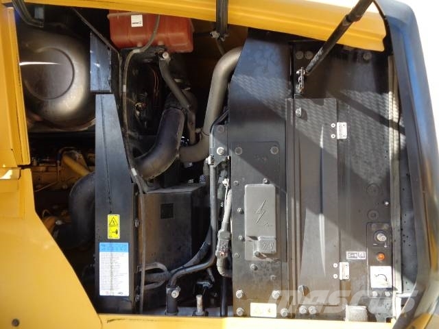 CAT 926M Колесни товарачи