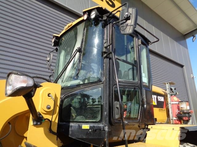 CAT 926M Колесни товарачи