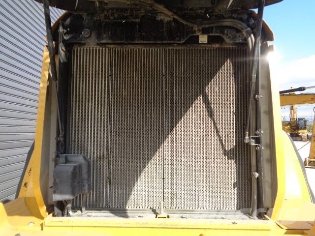 CAT 926M Колесни товарачи