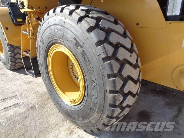 CAT 926M Колесни товарачи