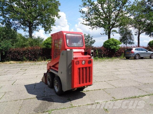 Gehl 1640 スキッドステアローダー