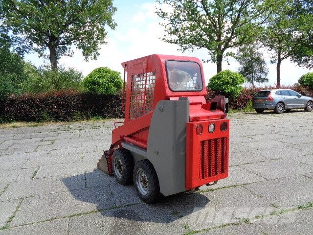 Gehl 1640 スキッドステアローダー