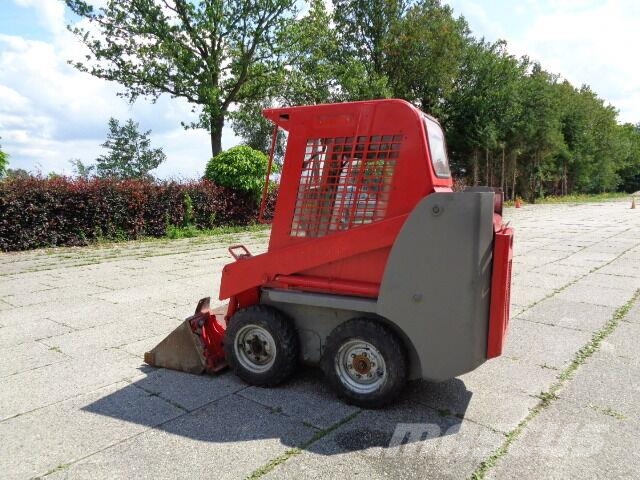Gehl 1640 スキッドステアローダー