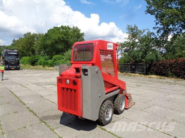 Gehl 1640 スキッドステアローダー