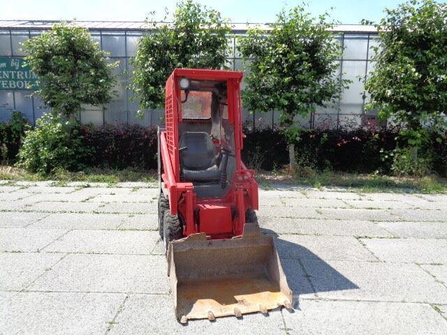 Gehl 1640 スキッドステアローダー