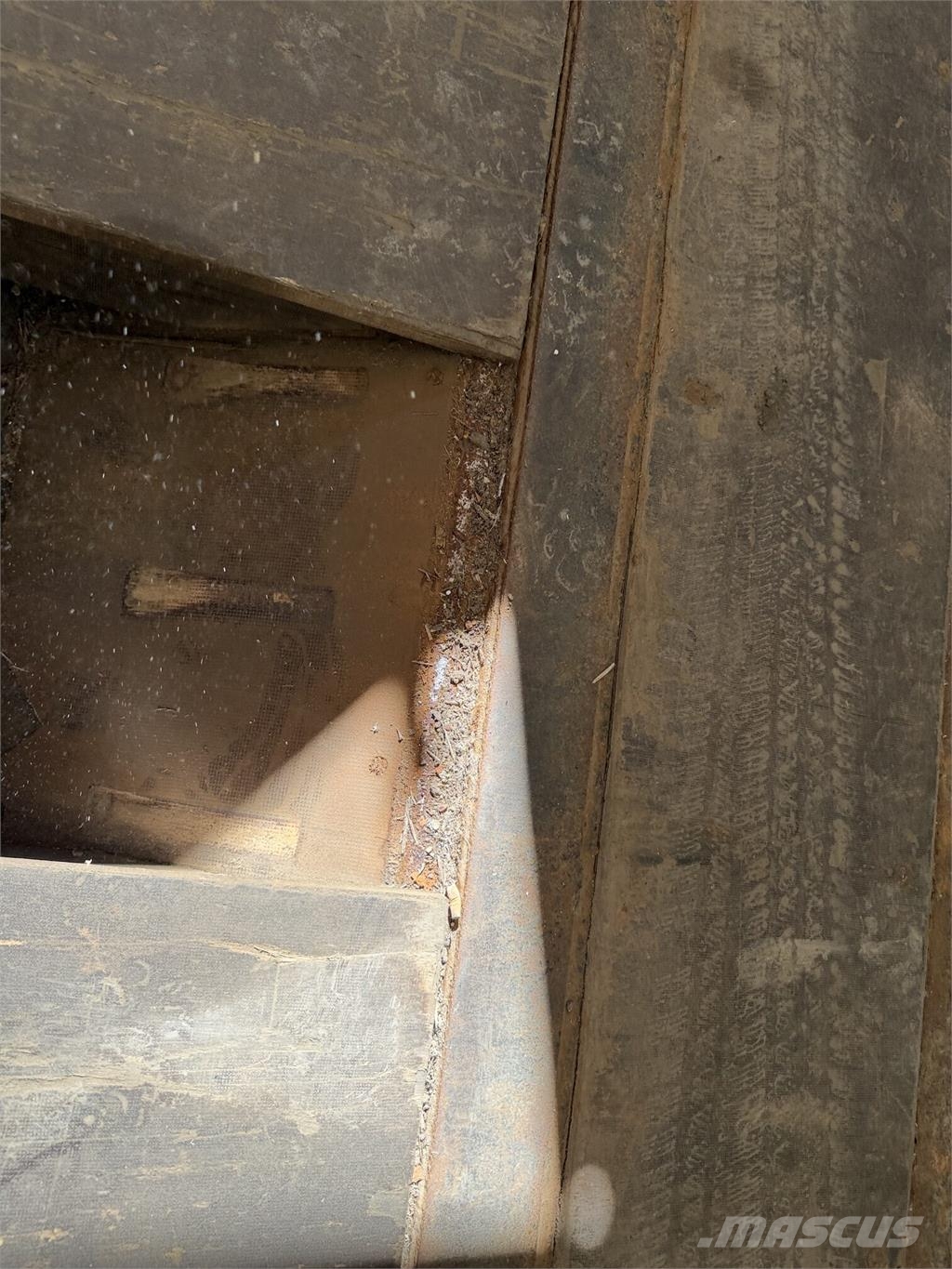 Kögel SN 24 VIN 048 Tentinės puspriekabės