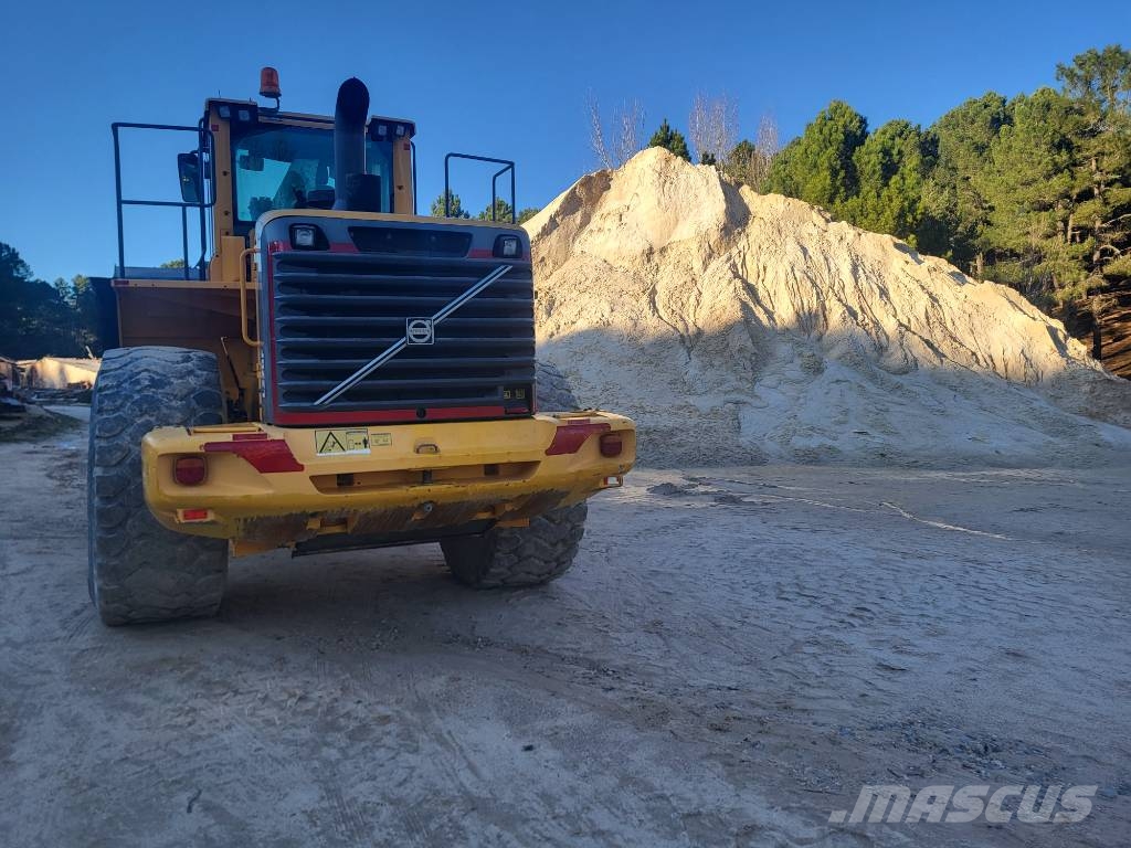 Volvo BM L220F 휠로우더