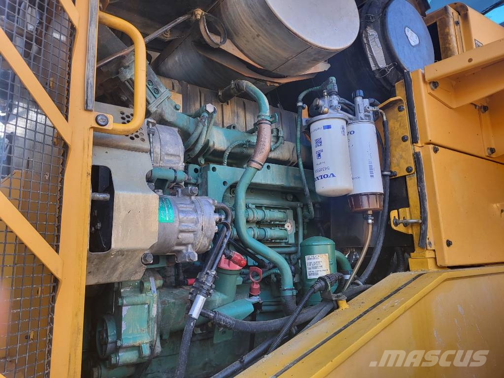 Volvo BM L220F 휠로우더