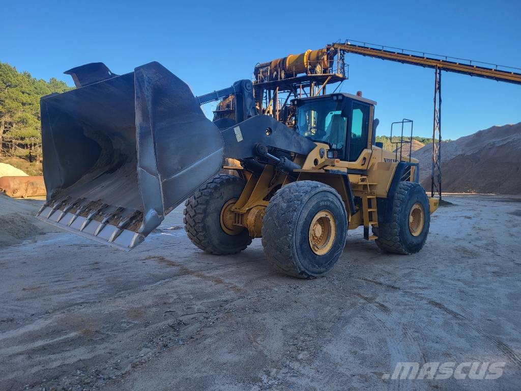 Volvo BM L220F 휠로우더