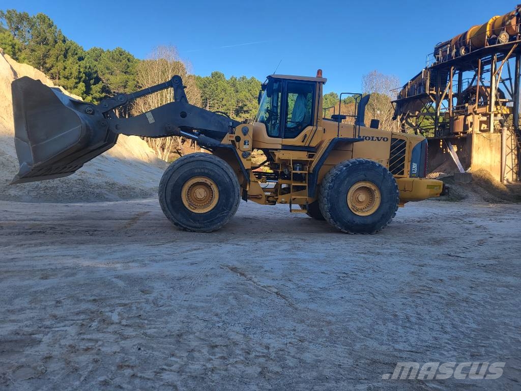 Volvo BM L220F 휠로우더