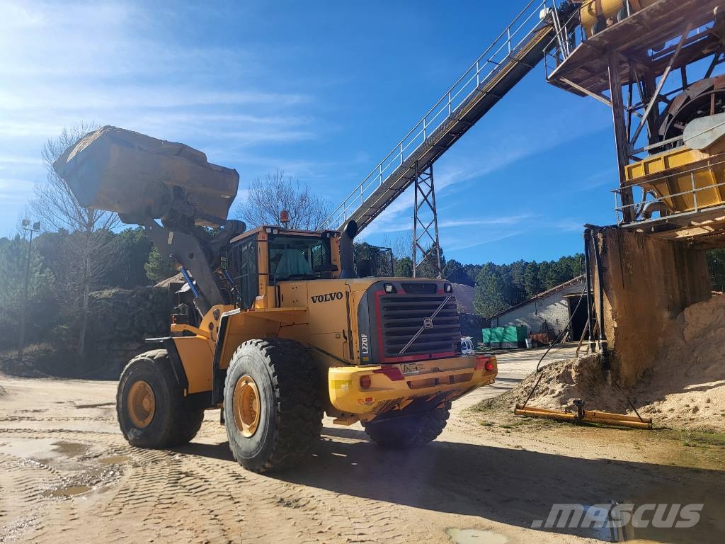 Volvo BM L220F 휠로우더