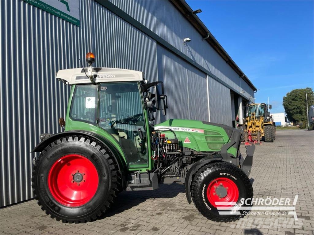 Fendt 209 PA VARIO Трактори