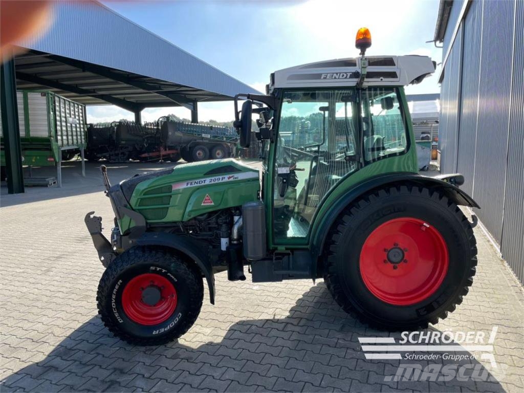 Fendt 209 PA VARIO Трактори