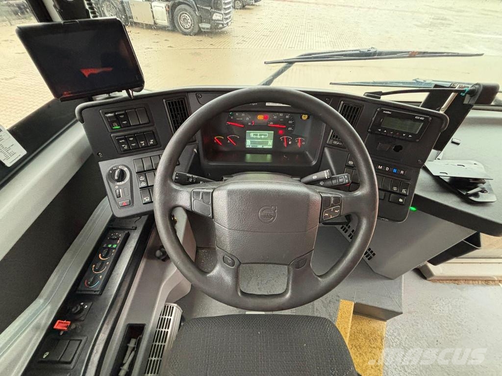 Volvo B8RLE 8900 4x2 45 SEATS / AC / AUXILIARY HEATER Autobus interurbain