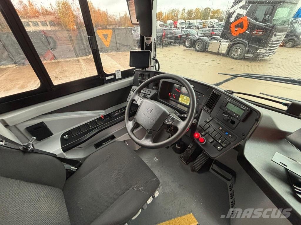 Volvo B8RLE 8900 4x2 45 SEATS / AC / AUXILIARY HEATER Autobus interurbain