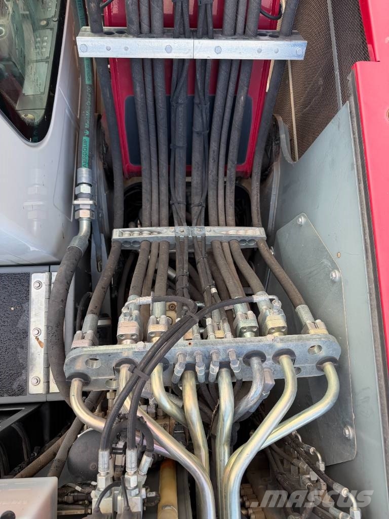 Liebherr 914 Compact Litronic 1er Main حفارات بعجل