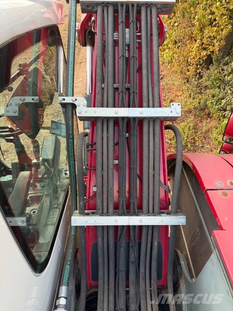 Liebherr 914 Compact Litronic 1er Main حفارات بعجل
