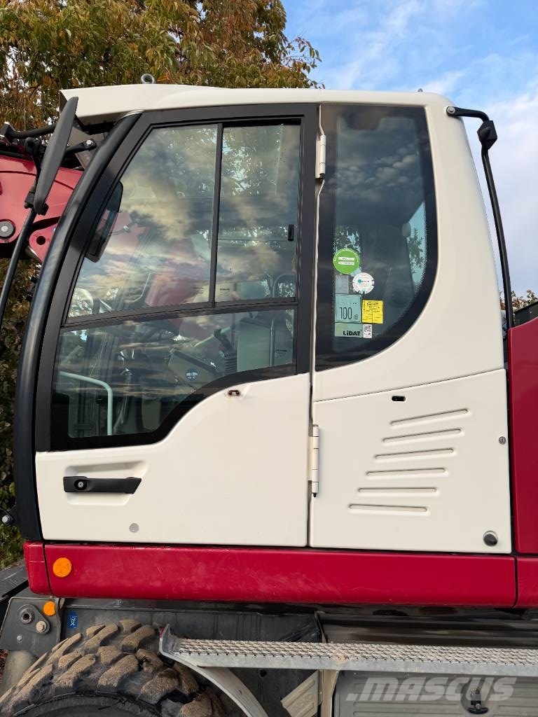 Liebherr 914 Compact Litronic 1er Main حفارات بعجل