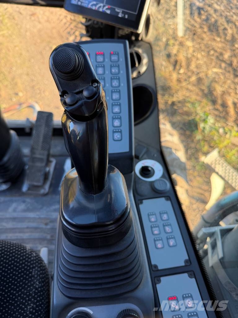 Liebherr 914 Compact Litronic 1er Main حفارات بعجل