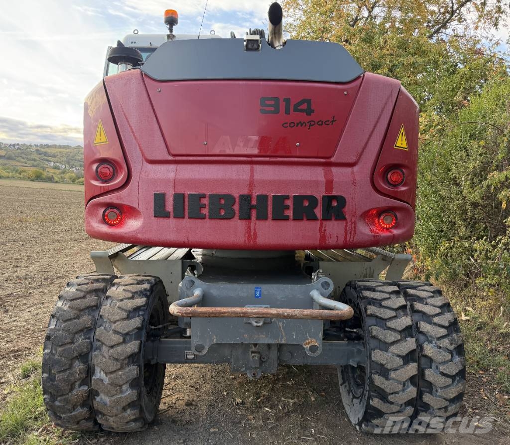 Liebherr 914 Compact Litronic 1er Main حفارات بعجل