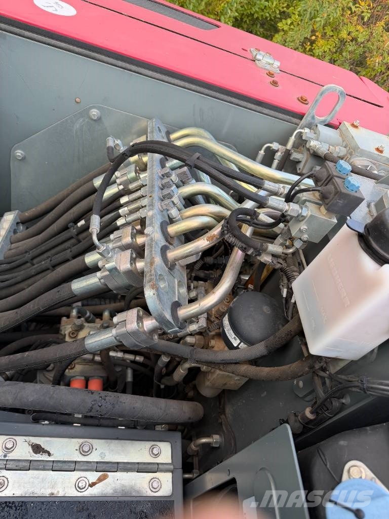 Liebherr 914 Compact Litronic 1er Main حفارات بعجل