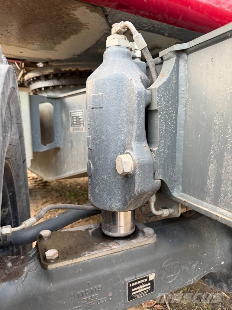 Liebherr 914 Compact Litronic 1er Main حفارات بعجل