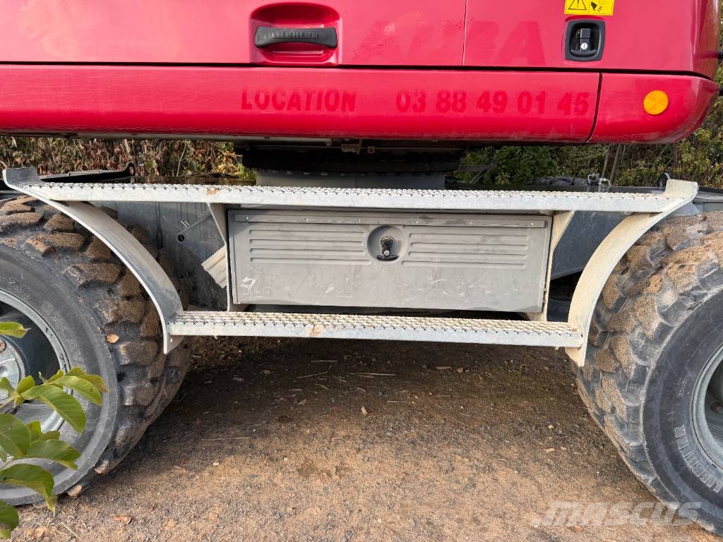 Liebherr 914 Compact Litronic 1er Main حفارات بعجل