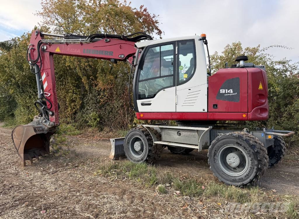 Liebherr 914 Compact Litronic 1er Main حفارات بعجل