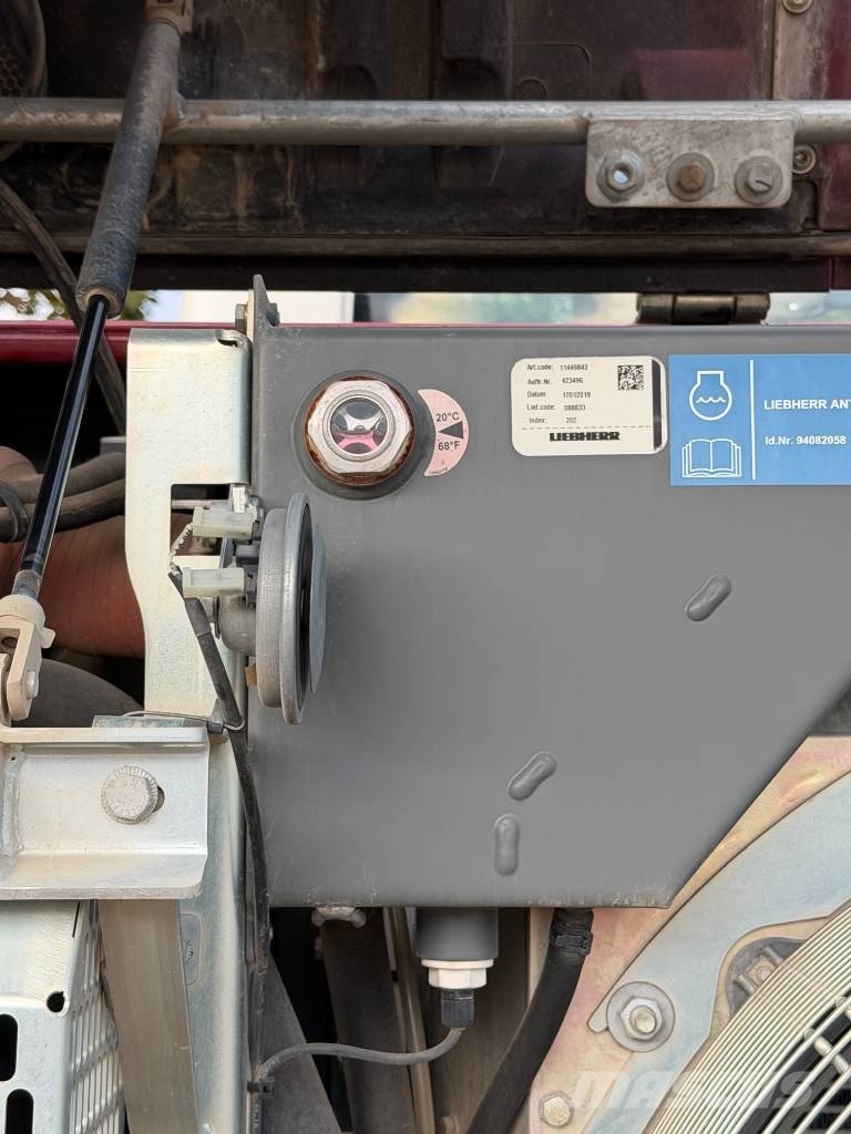Liebherr 914 Compact Litronic 1er Main حفارات بعجل
